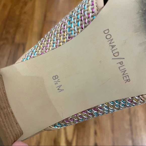 DONALD PLINER | Woven Colorful Low Heel - Picture 5 of 6